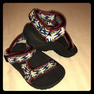 Teva baby sandals like new.